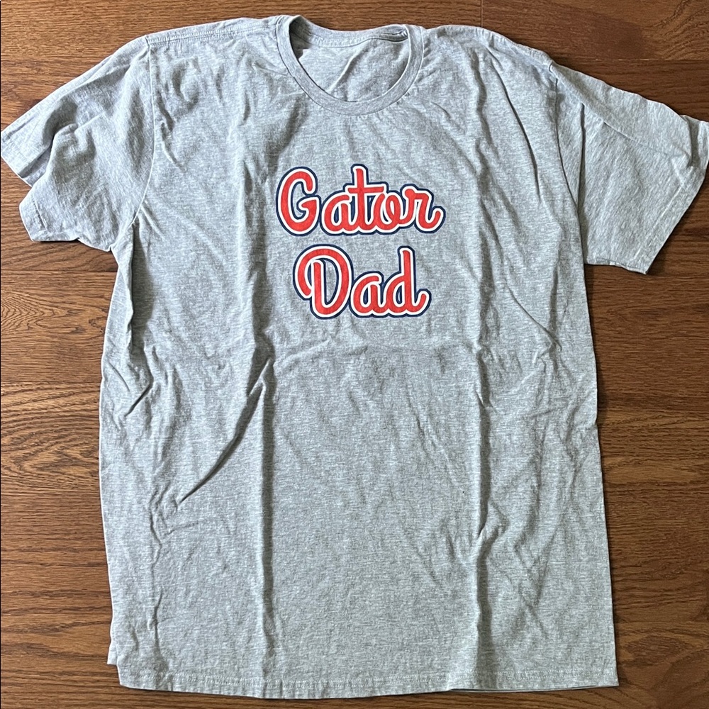 Gildan Gray Gator Dad T-Shirt.